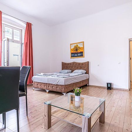 6 Min To Amusement Park - Economy Rooms In Shared Apartment Vienna Exterior photo