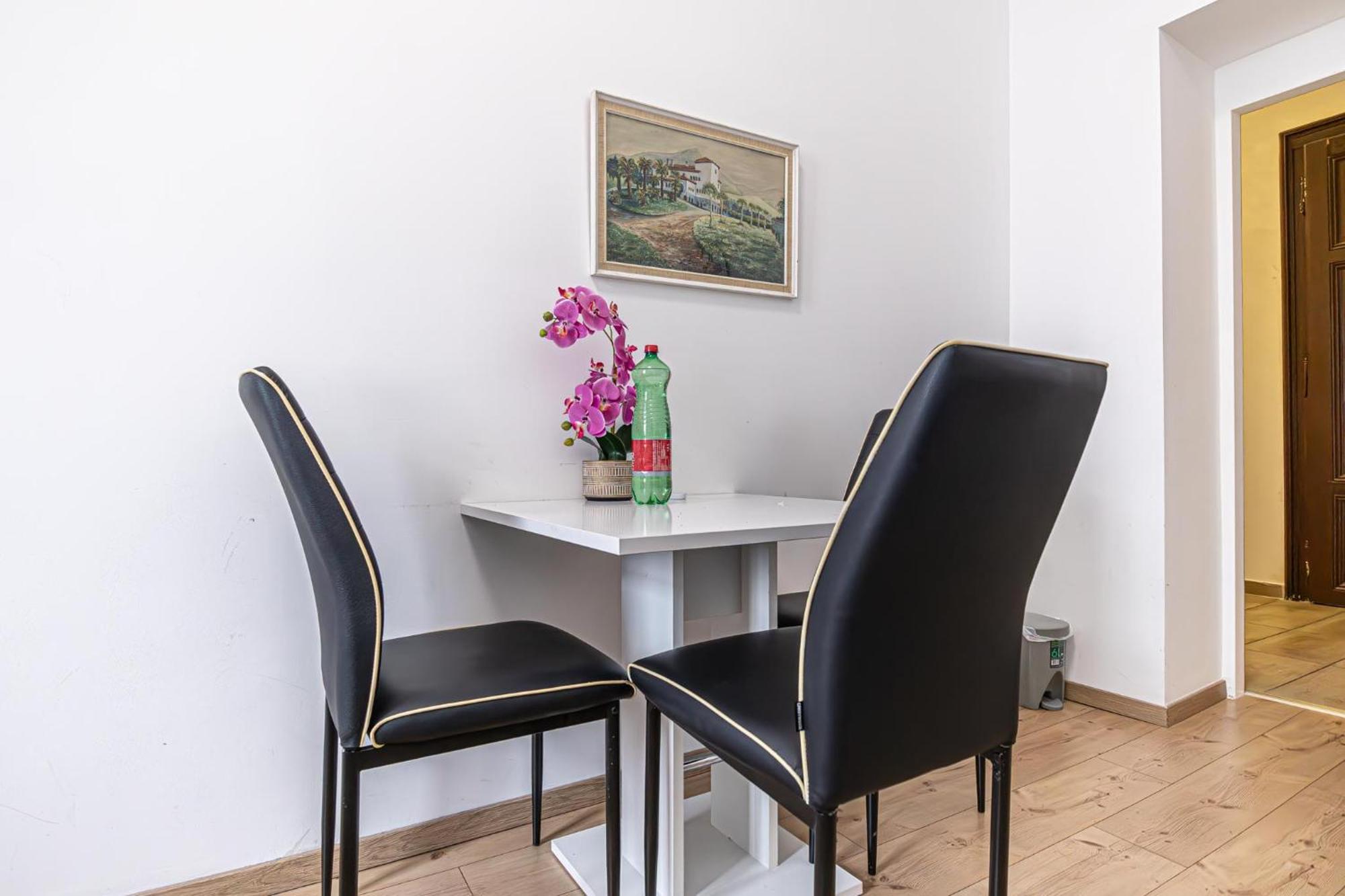 6 Min To Amusement Park - Economy Rooms In Shared Apartment Vienna Exterior photo